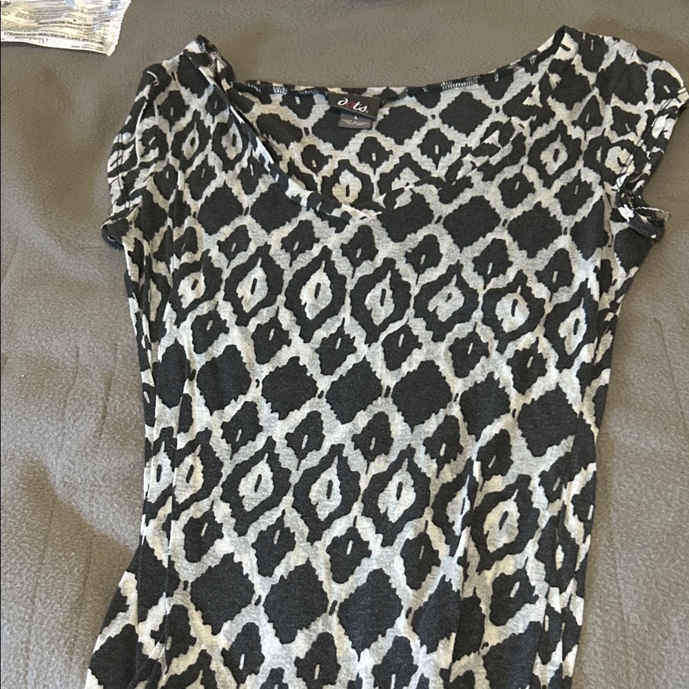 Women's Black and Gray Patterned Blouse